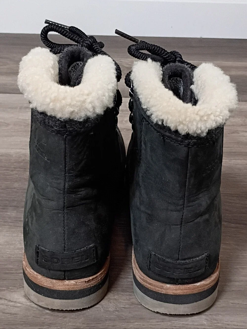 Sorel Women's Classic Casual Alpine Sneakchic Lace Up Short Snow Boots Size‎ 10